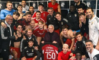 穆里尼奥更衣室收获惊喜礼物？昔日水货谁竟逆袭成中场核心？