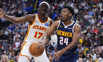 丹尼尔斯三双约翰逊29+9+6 老鹰末节发力大胜掘金