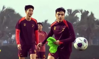 赶紧留洋！21岁国脚昨晚中超戏耍2名外援：英超级踢法！