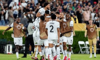 南美解放者杯冠军掀翻欧冠冠军 博塔弗戈众将赛后疯狂庆祝
        
    南美解放者杯冠军掀翻欧冠冠军 博塔弗戈众将赛后疯狂庆祝