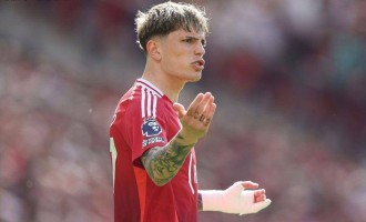 从曼联转会蓝桥，可他却仍没能证明：21岁的加纳乔被“个性伤害”